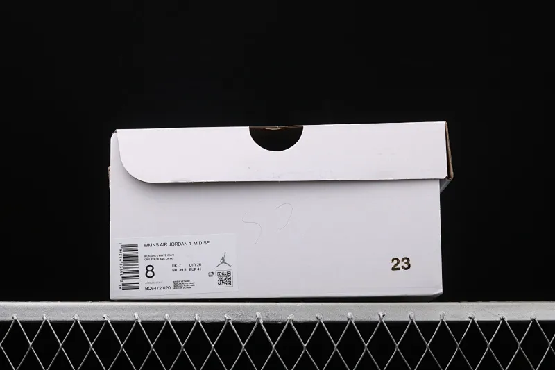 All Categories Air Jordan Jordan Series Basketball Shoes Air Jordan 1 Mid Special Price G Version Pure Original Air Jordan 1 Mid AJ1 Joe 1 Gray Pink China Basketball Shoes BQ6472-020